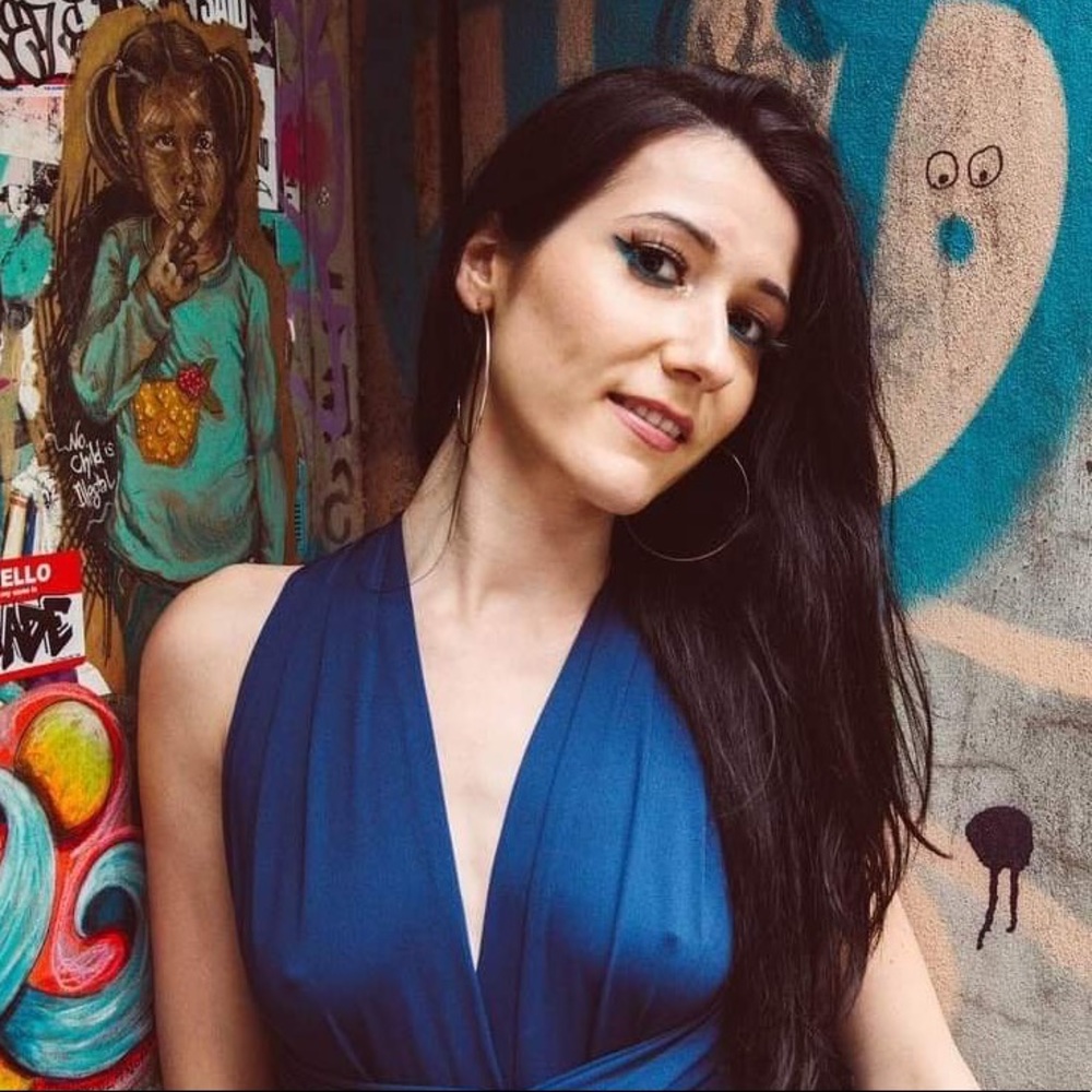 Meet your Posher, Luiza